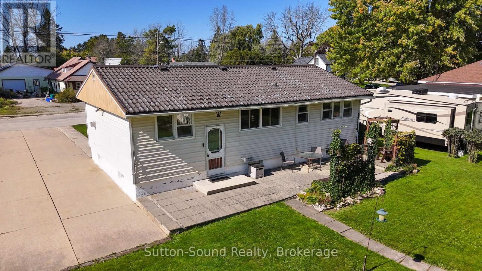 












507 MCNAUGHTON STREET

,
South Bruce Peninsula,




Ontario
N0H2T0

