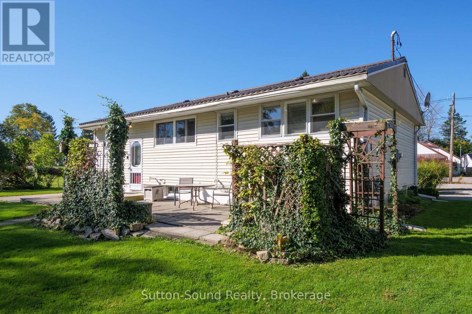 












507 MCNAUGHTON STREET

,
South Bruce Peninsula,




Ontario
N0H2T0

