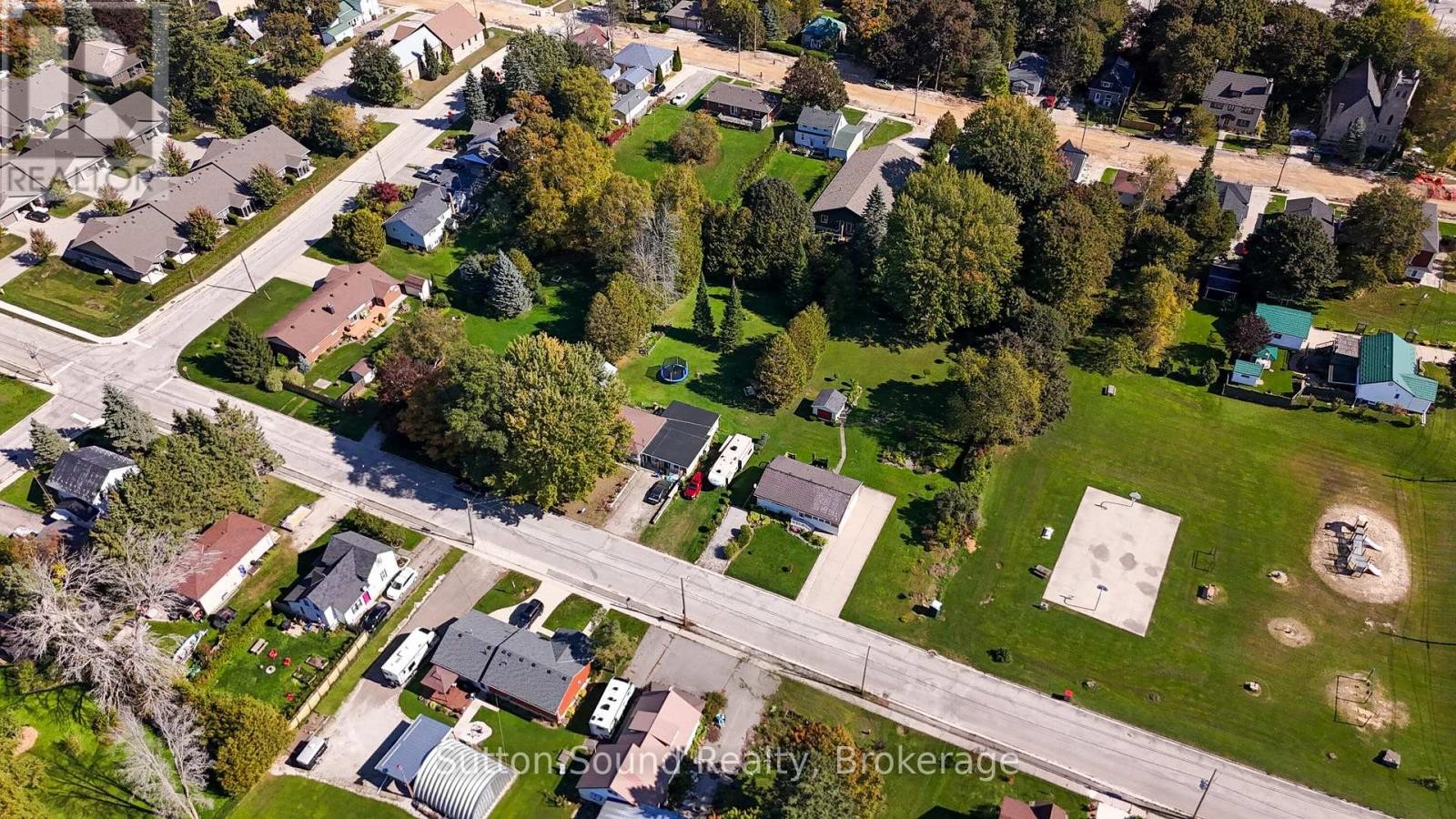 












507 MCNAUGHTON STREET

,
South Bruce Peninsula,




Ontario
N0H2T0

