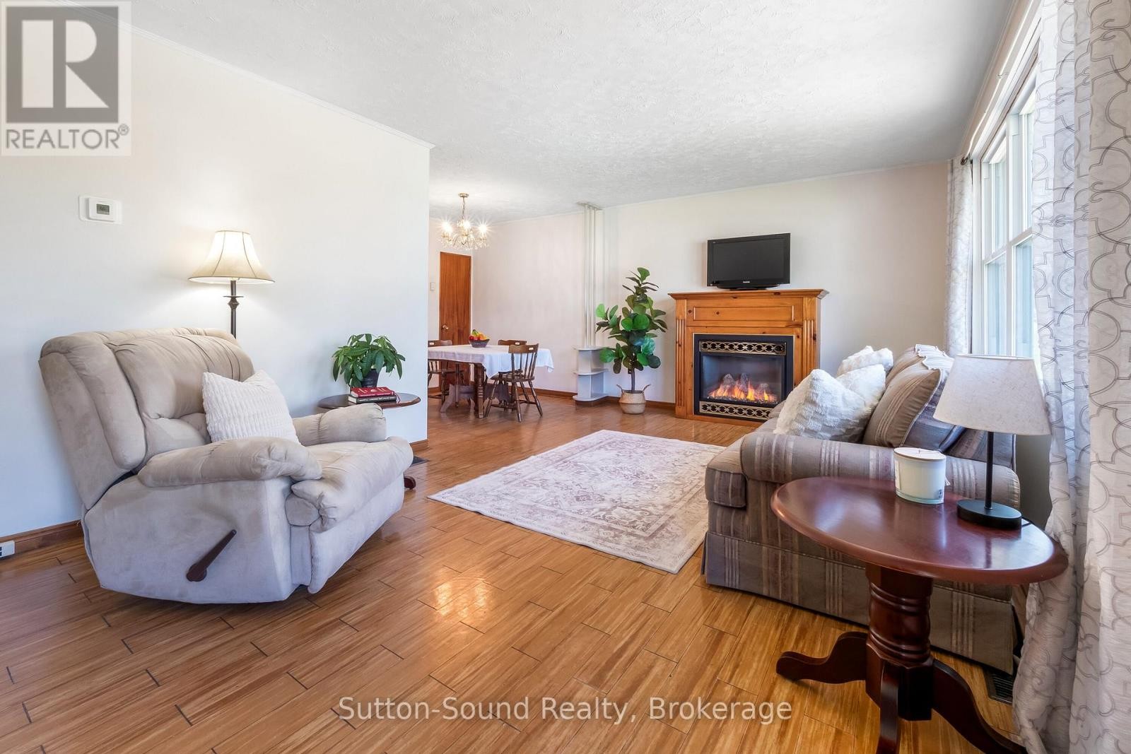 












507 MCNAUGHTON STREET

,
South Bruce Peninsula,




Ontario
N0H2T0

