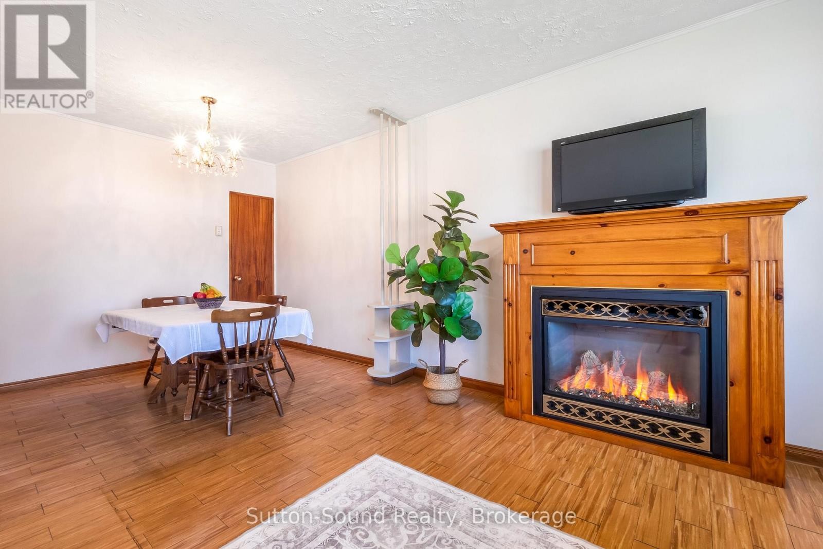 












507 MCNAUGHTON STREET

,
South Bruce Peninsula,




Ontario
N0H2T0

