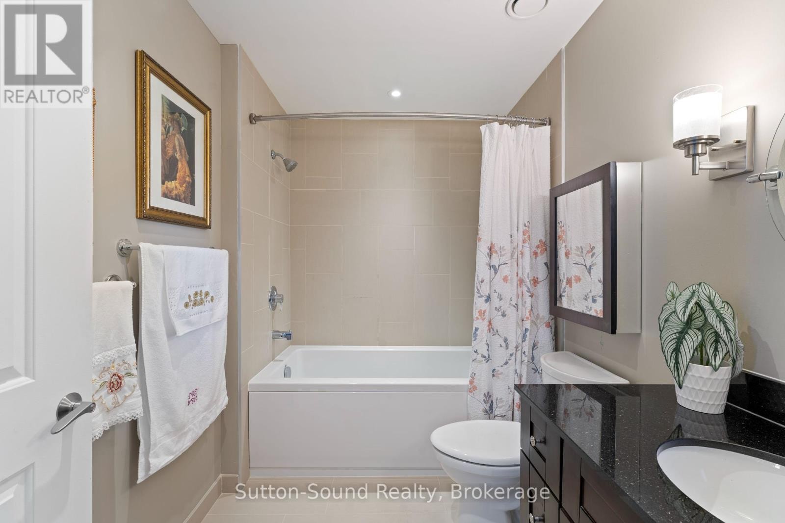 












410 - 945 3RD AVENUE EAST AVENUE

,
Owen Sound,




Ontario
N4K2K8

