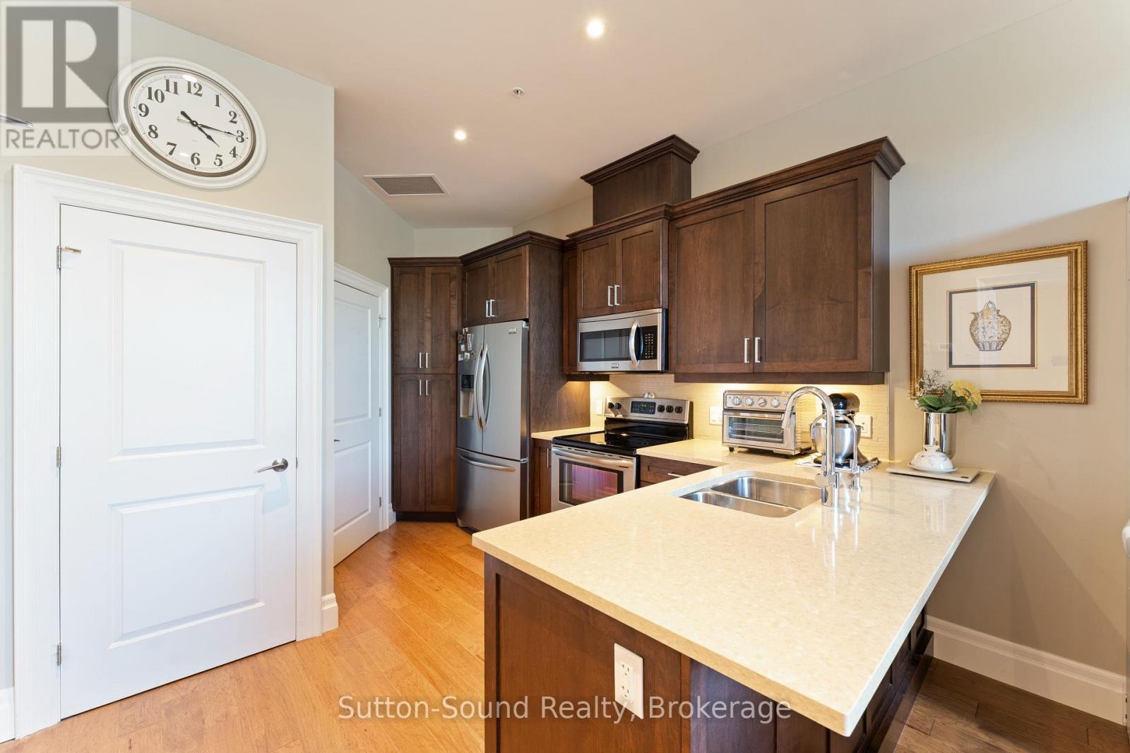 












410 - 945 3RD AVENUE EAST AVENUE

,
Owen Sound,




Ontario
N4K2K8

