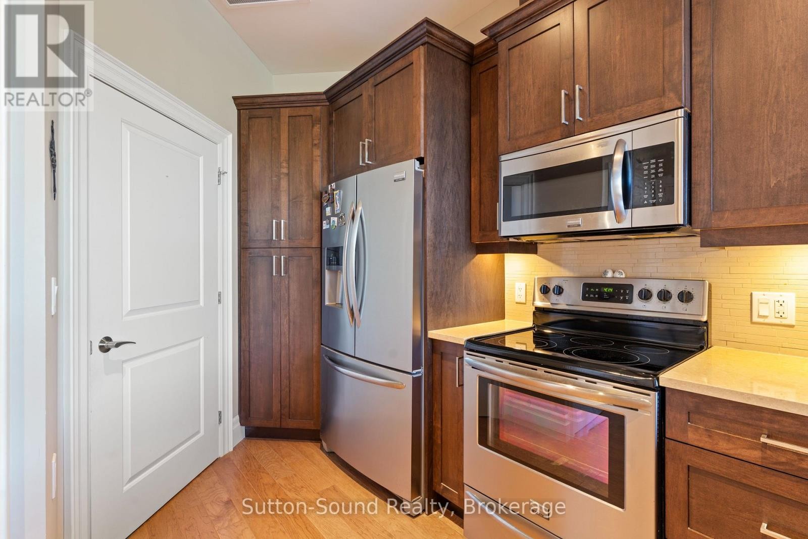 












410 - 945 3RD AVENUE EAST AVENUE

,
Owen Sound,




Ontario
N4K2K8

