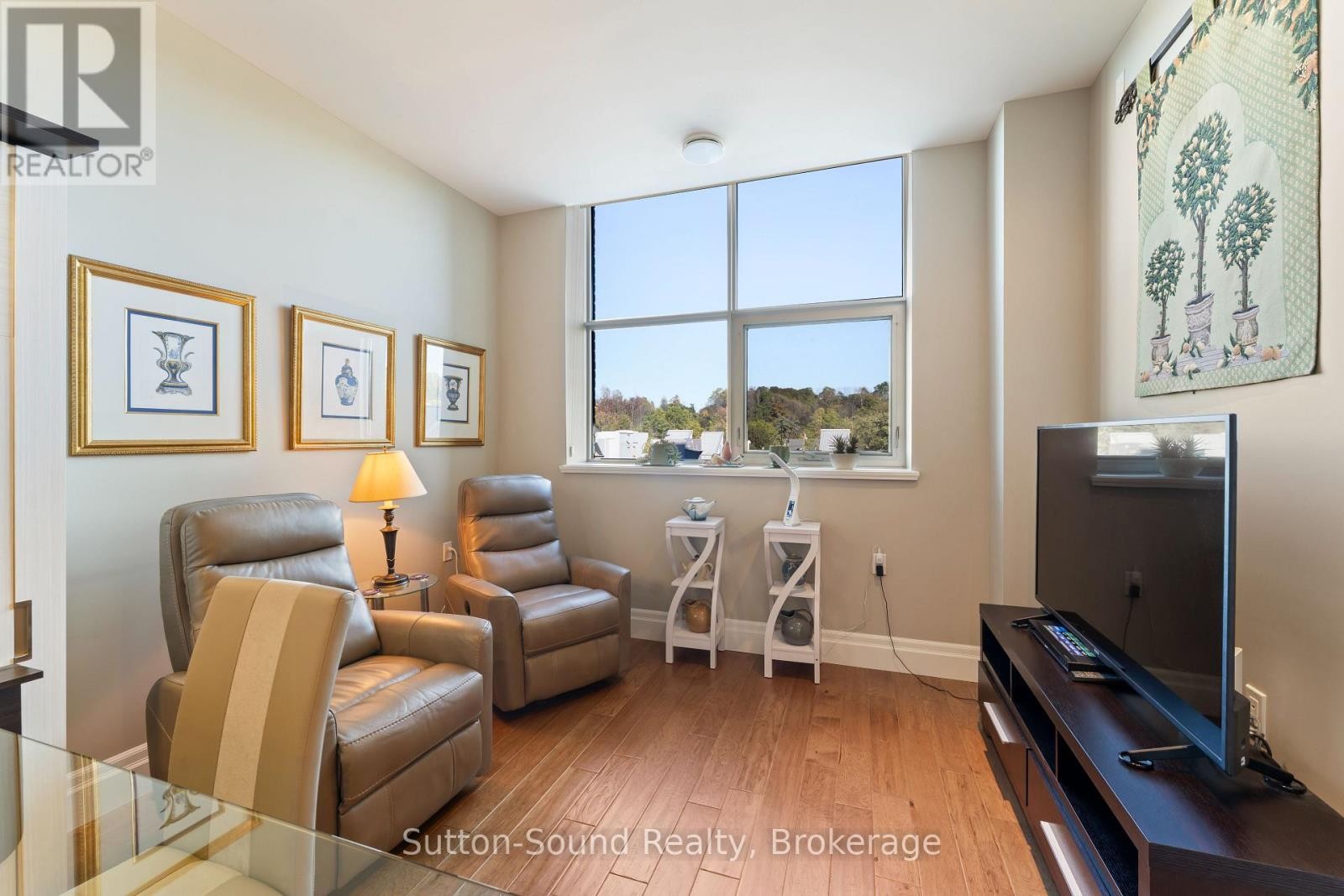 












410 - 945 3RD AVENUE EAST AVENUE

,
Owen Sound,




Ontario
N4K2K8

