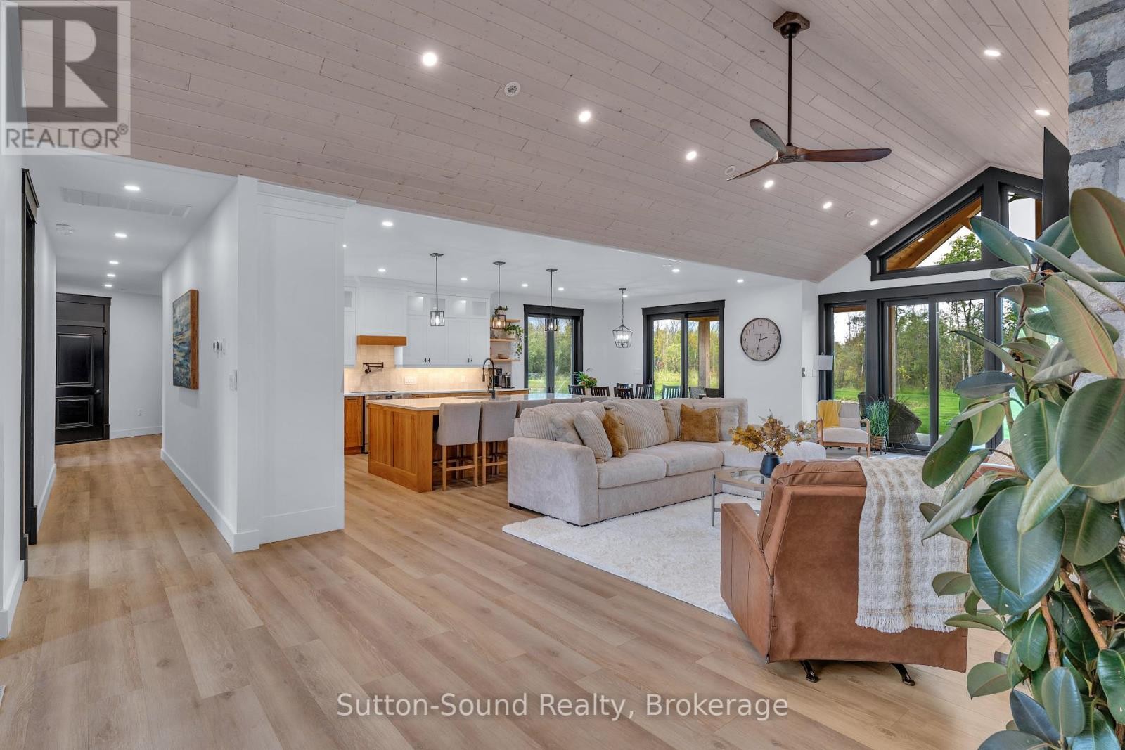 












401091 GREY ROAD 17

,
Georgian Bluffs,




Ontario
N0H2T0

