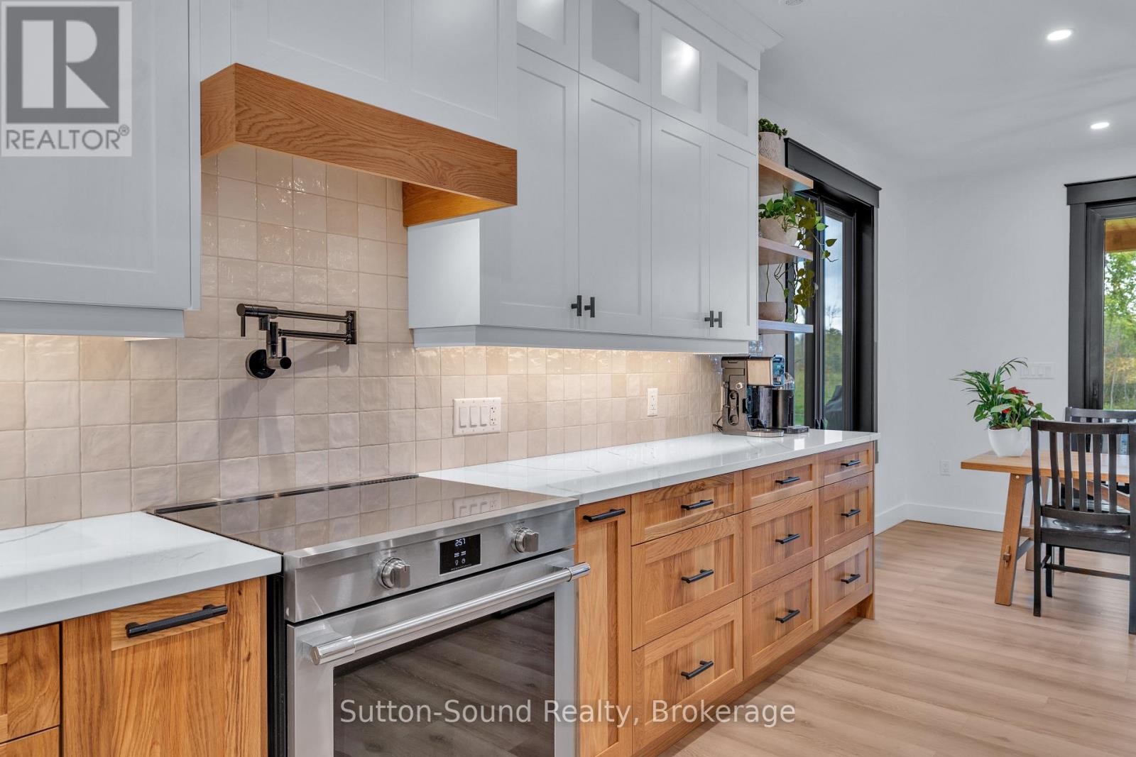 












401091 GREY ROAD 17

,
Georgian Bluffs,




Ontario
N0H2T0

