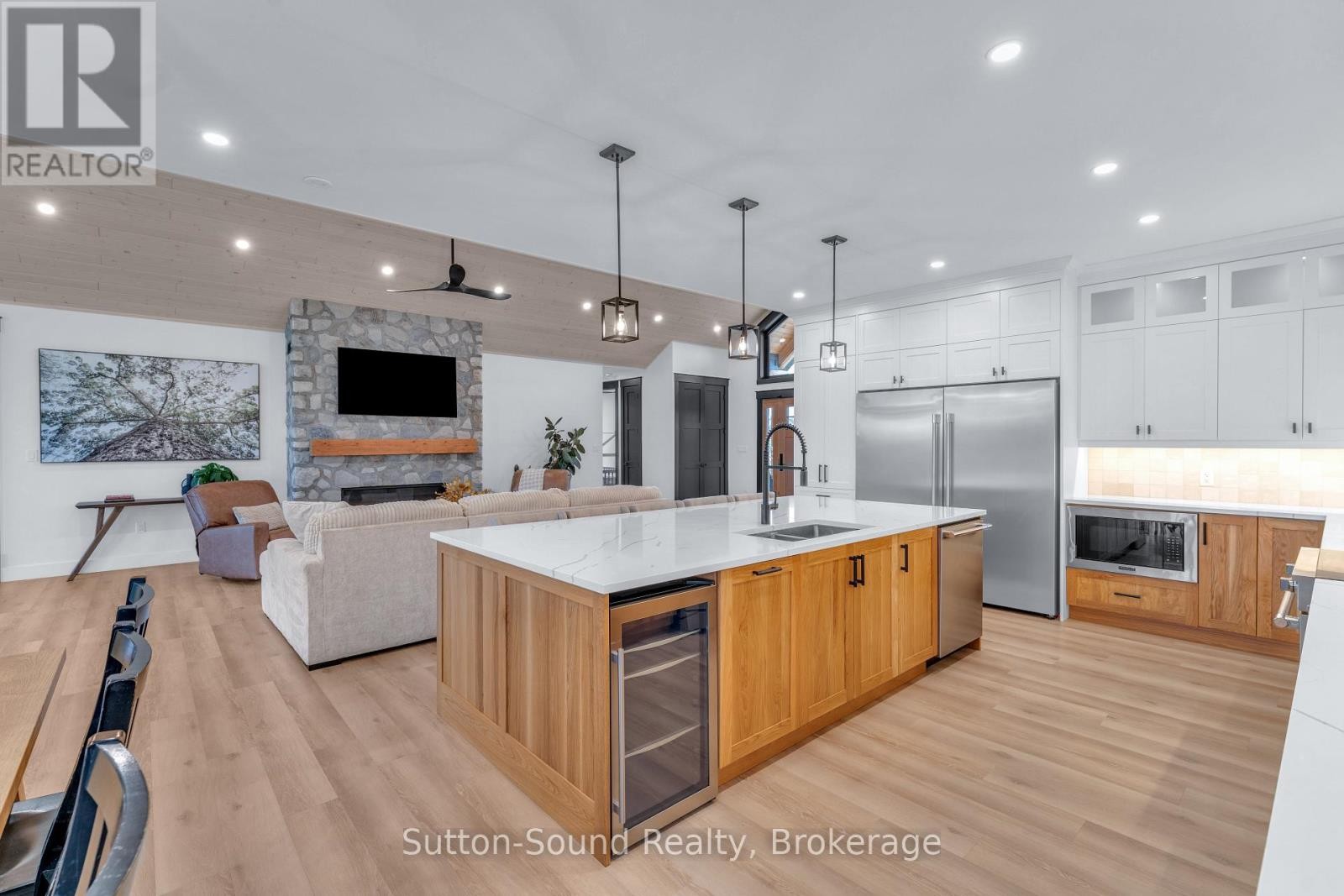 












401091 GREY ROAD 17

,
Georgian Bluffs,




Ontario
N0H2T0

