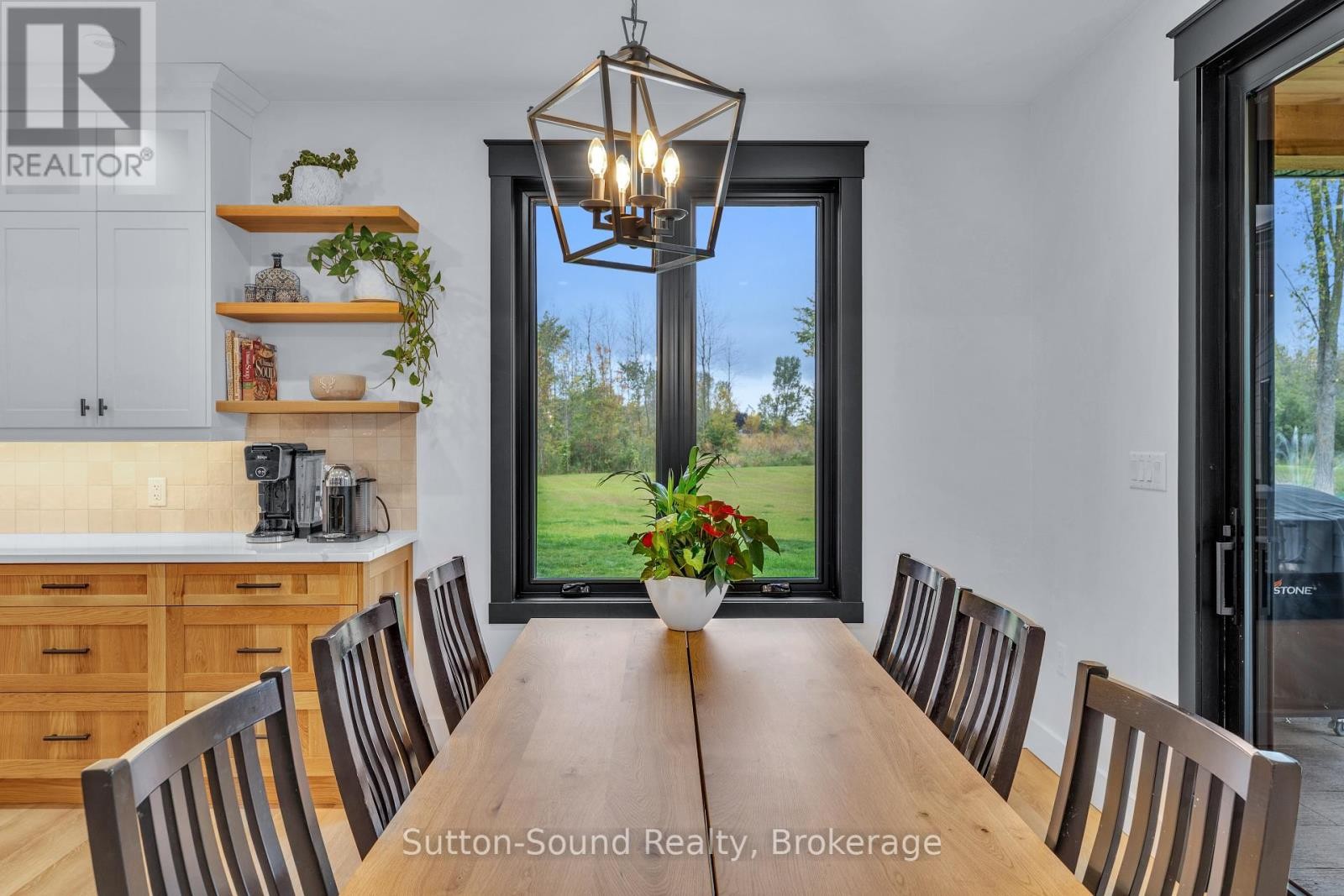 












401091 GREY ROAD 17

,
Georgian Bluffs,




Ontario
N0H2T0

