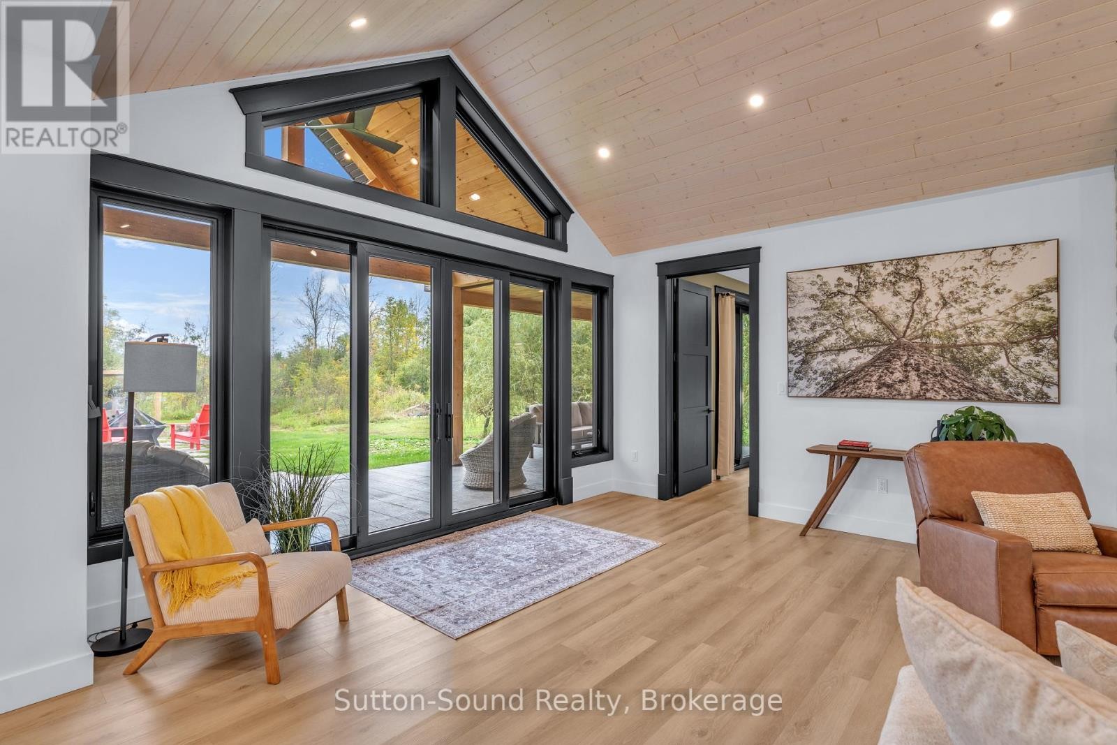 












401091 GREY ROAD 17

,
Georgian Bluffs,




Ontario
N0H2T0

