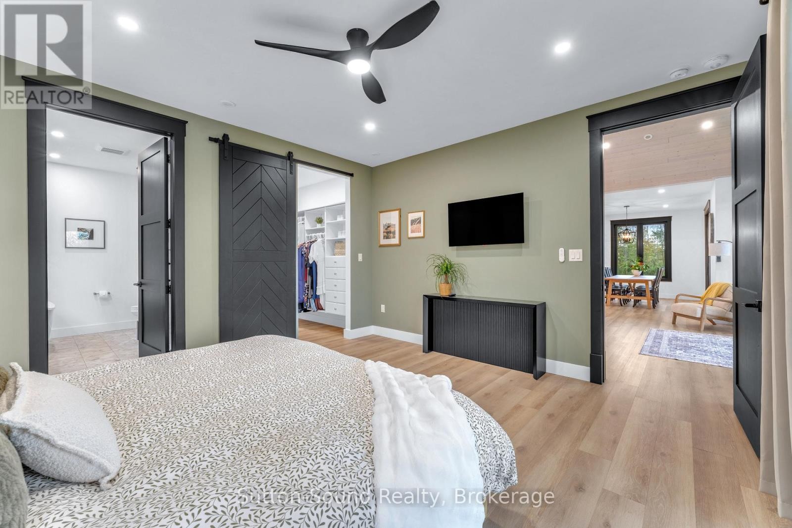 












401091 GREY ROAD 17

,
Georgian Bluffs,




Ontario
N0H2T0

