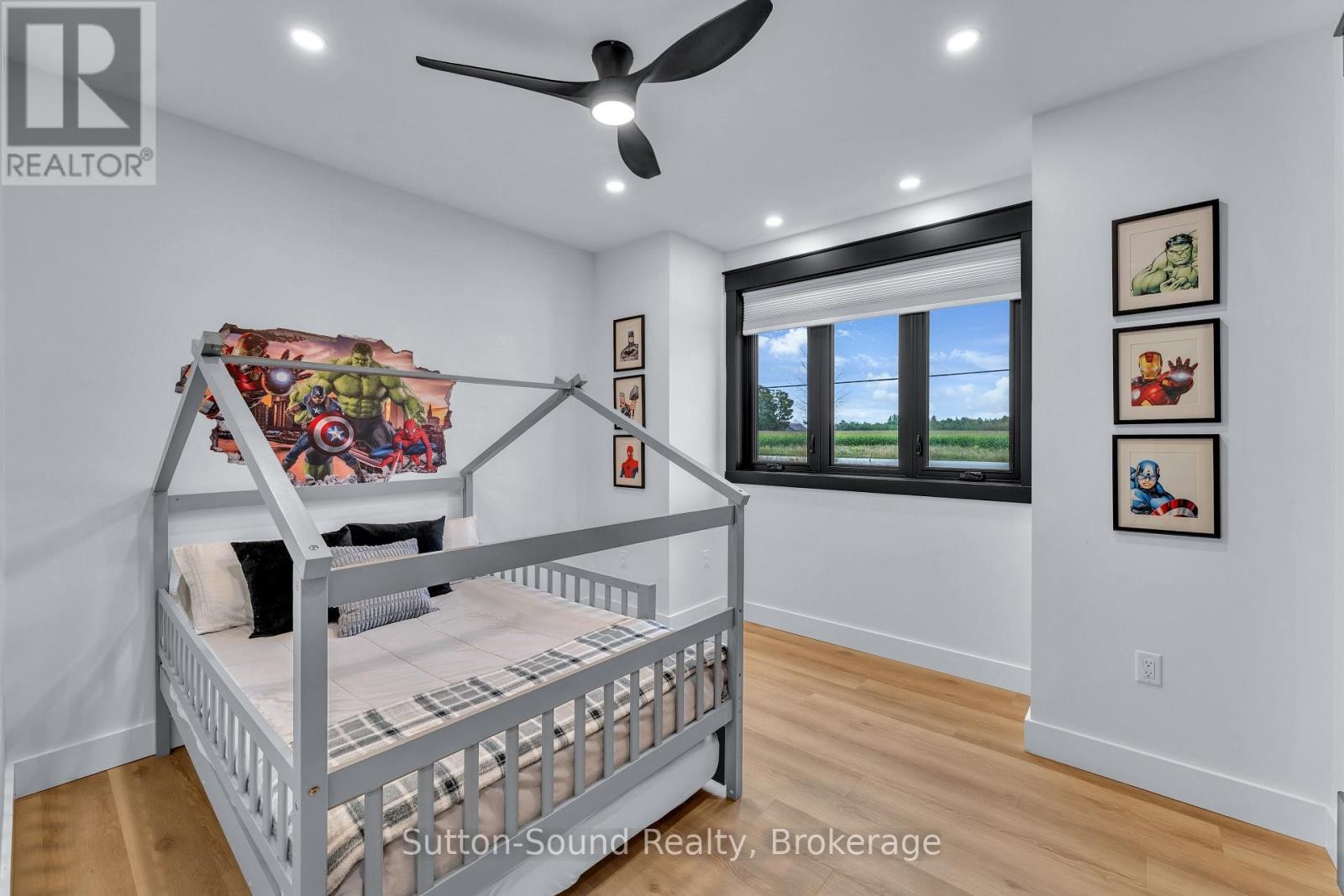 












401091 GREY ROAD 17

,
Georgian Bluffs,




Ontario
N0H2T0

