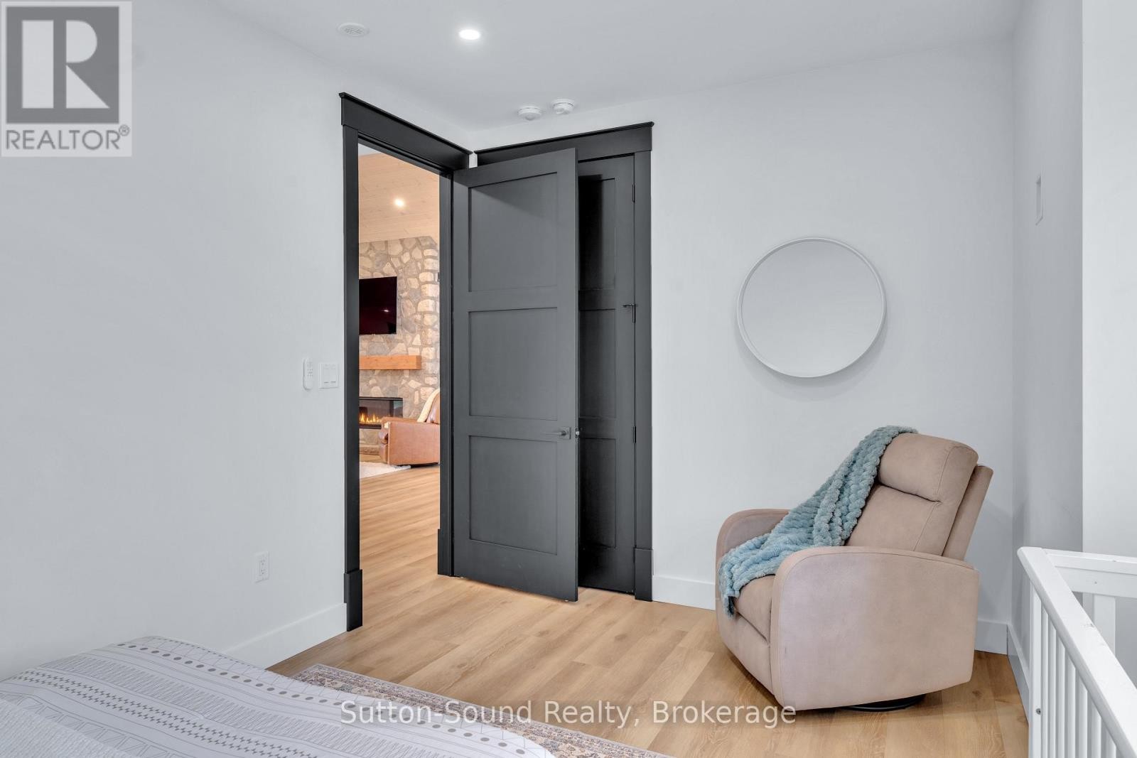 












401091 GREY ROAD 17

,
Georgian Bluffs,




Ontario
N0H2T0

