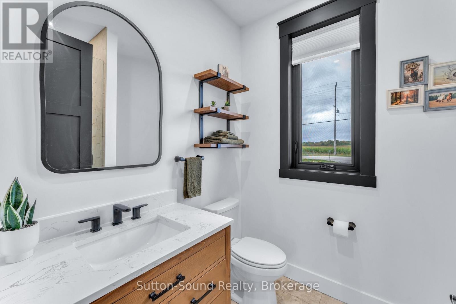 












401091 GREY ROAD 17

,
Georgian Bluffs,




Ontario
N0H2T0

