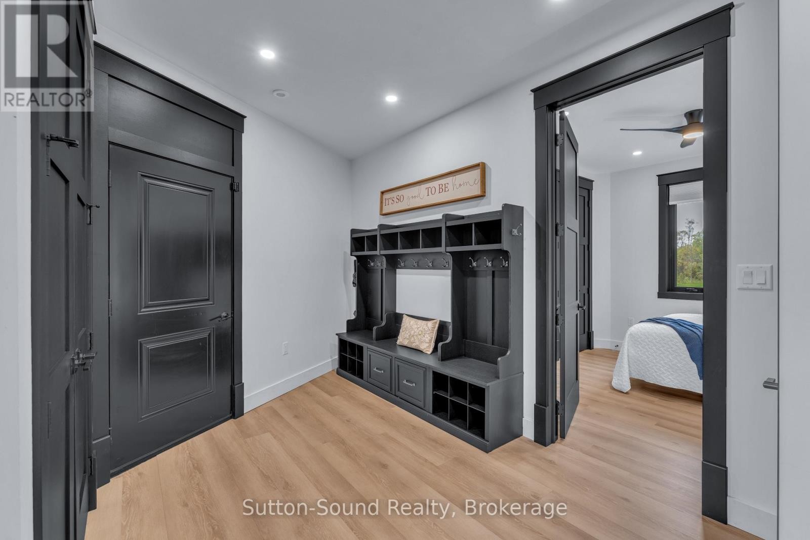 












401091 GREY ROAD 17

,
Georgian Bluffs,




Ontario
N0H2T0

