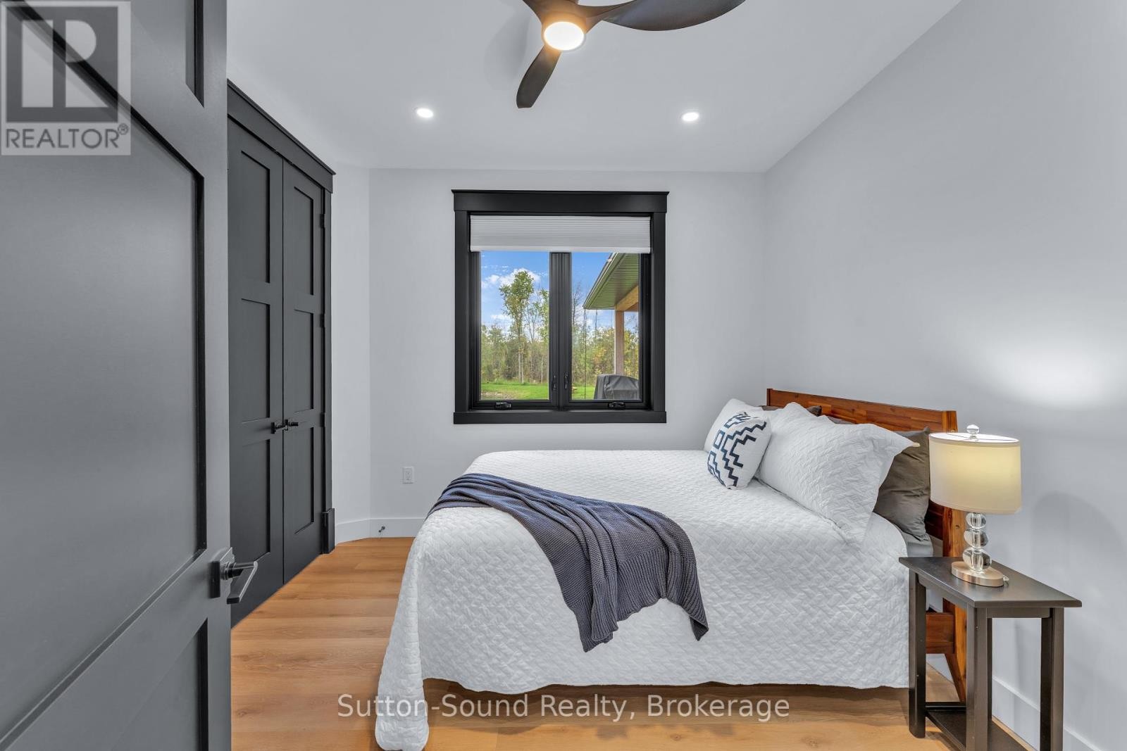 












401091 GREY ROAD 17

,
Georgian Bluffs,




Ontario
N0H2T0

