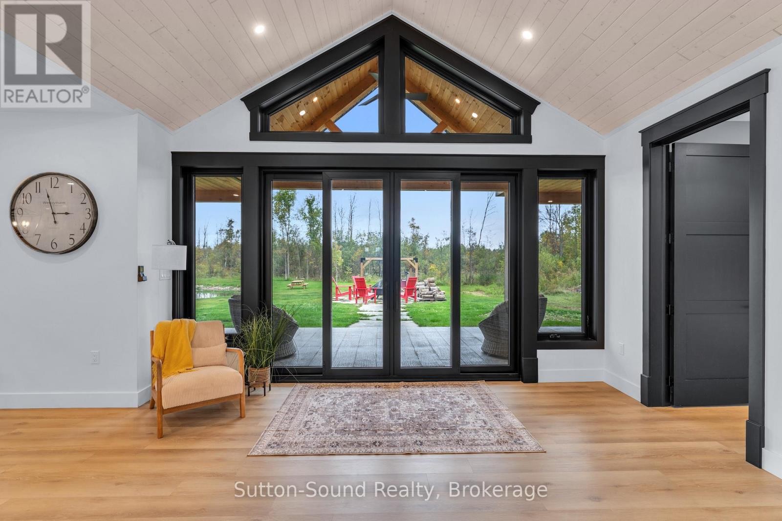 












401091 GREY ROAD 17

,
Georgian Bluffs,




Ontario
N0H2T0

