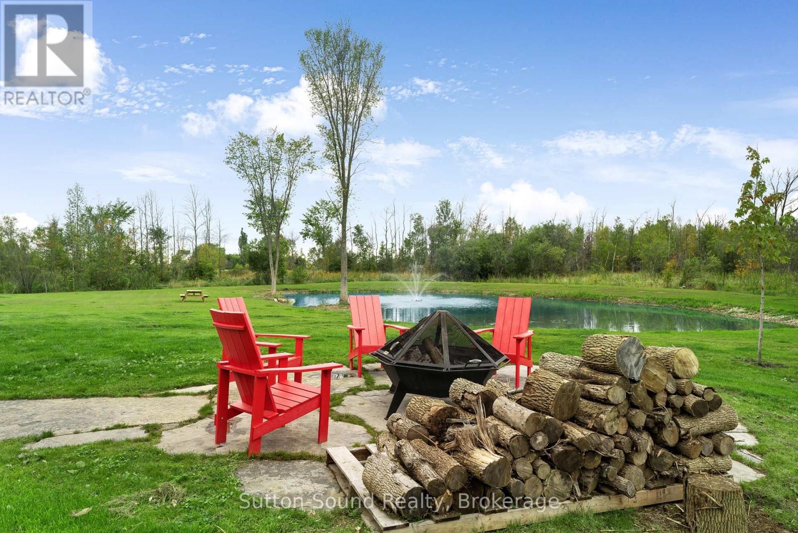 












401091 GREY ROAD 17

,
Georgian Bluffs,




Ontario
N0H2T0

