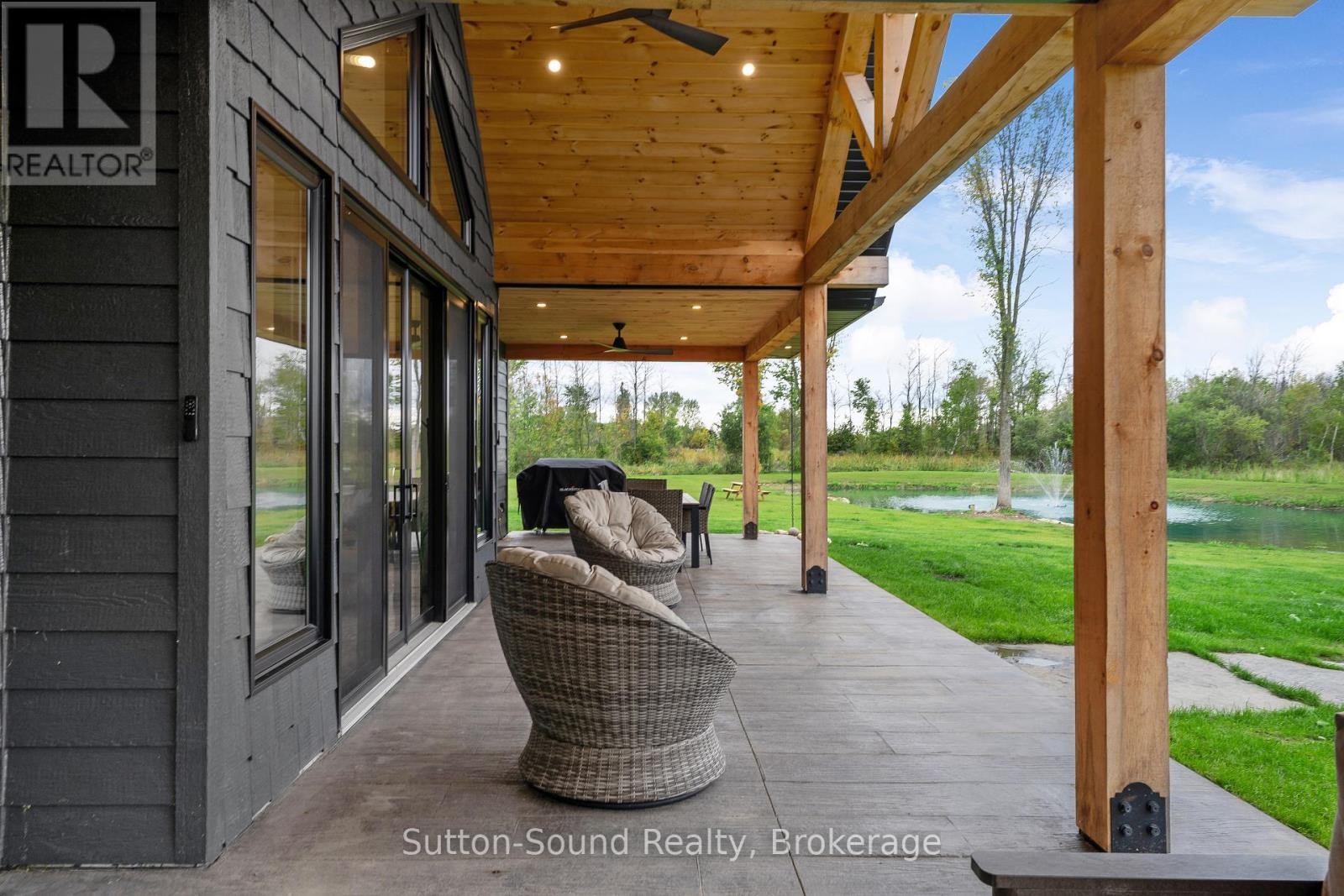 












401091 GREY ROAD 17

,
Georgian Bluffs,




Ontario
N0H2T0


