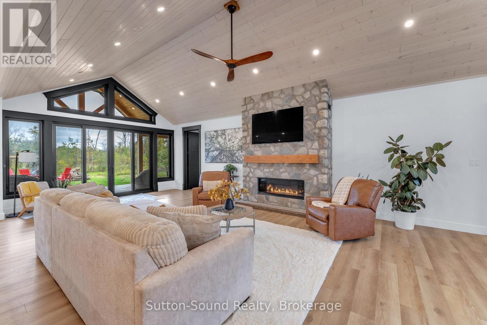












401091 GREY ROAD 17

,
Georgian Bluffs,




Ontario
N0H2T0

