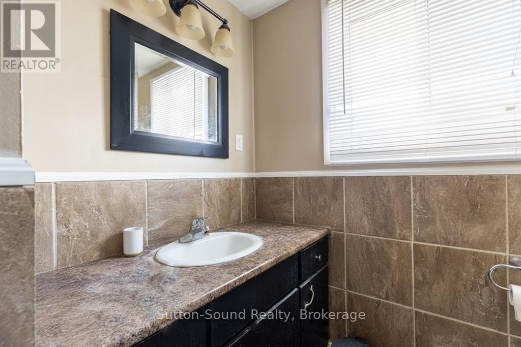 












4 - 619 GREY STREET

,
Brantford,




Ontario
N3S4Y2

