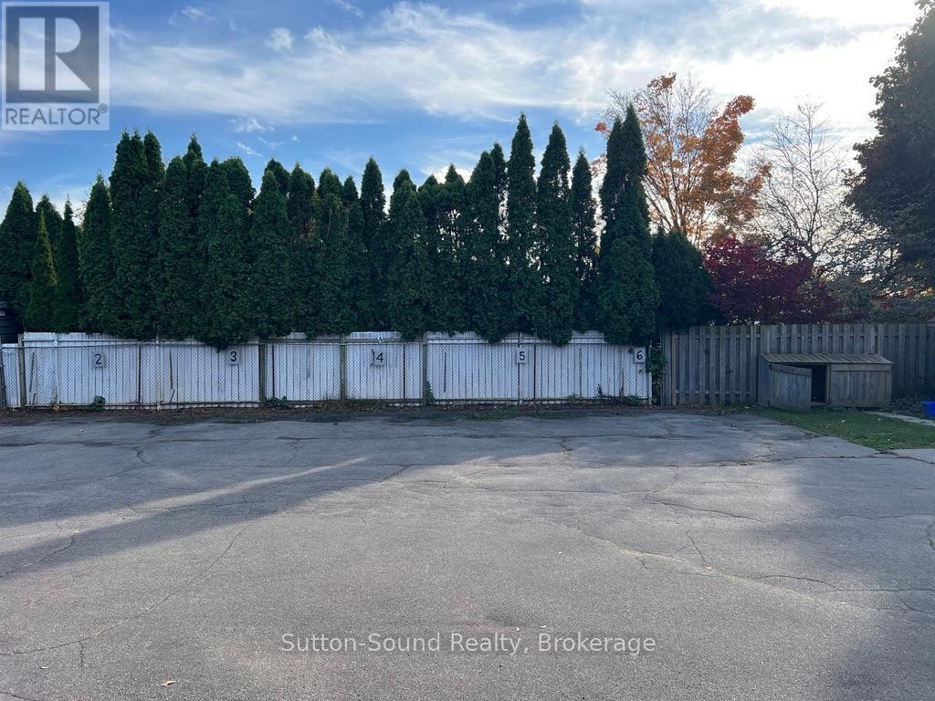 












4 - 619 GREY STREET

,
Brantford,




Ontario
N3S4Y2

