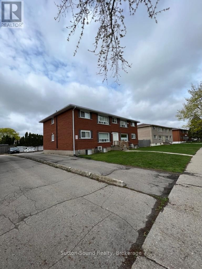












4 - 619 GREY STREET

,
Brantford,




Ontario
N3S4Y2

