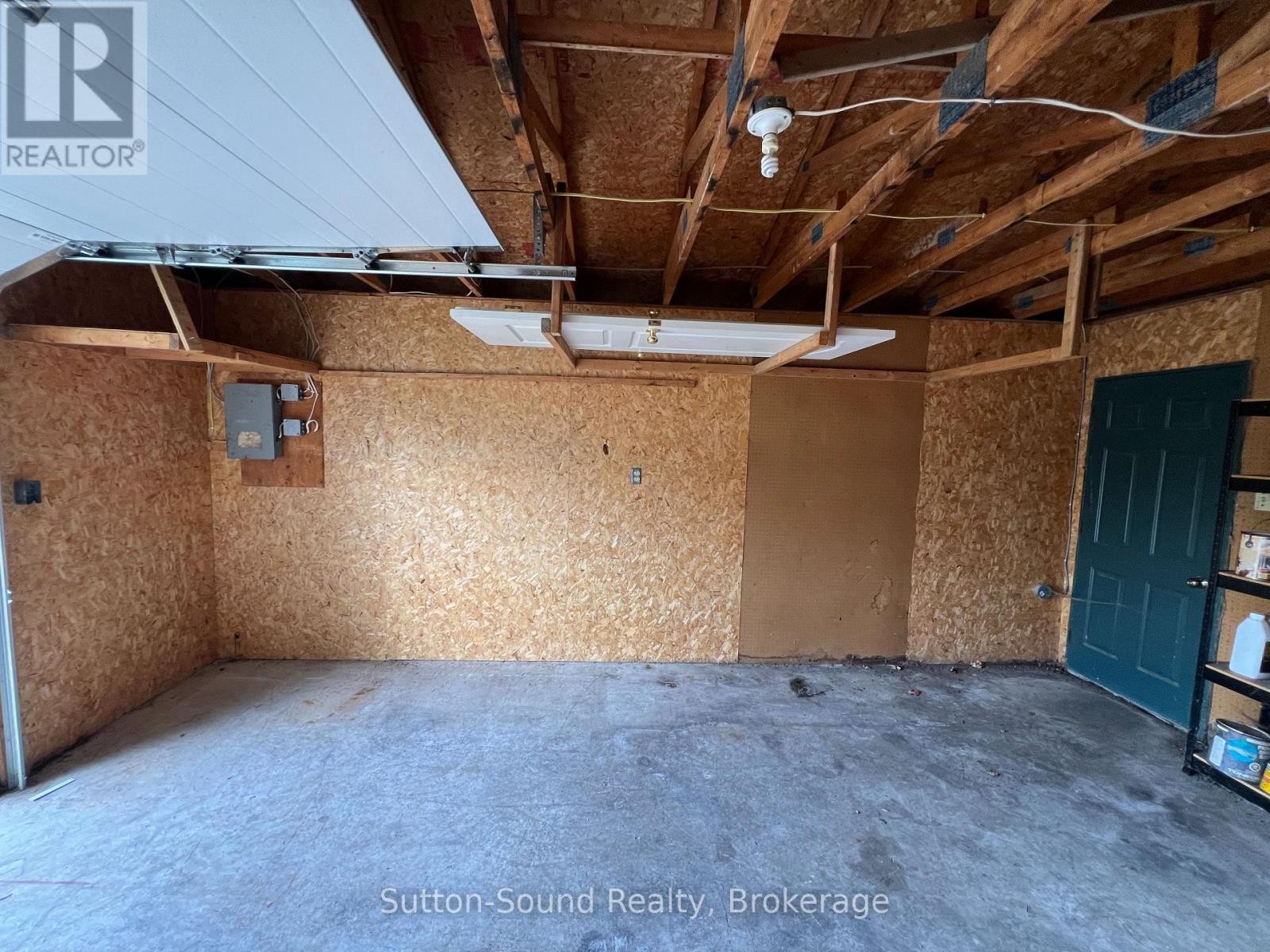 












B - 19 CREEDEN STREET

,
Brant (Paris),




Ontario
N3L2B8

