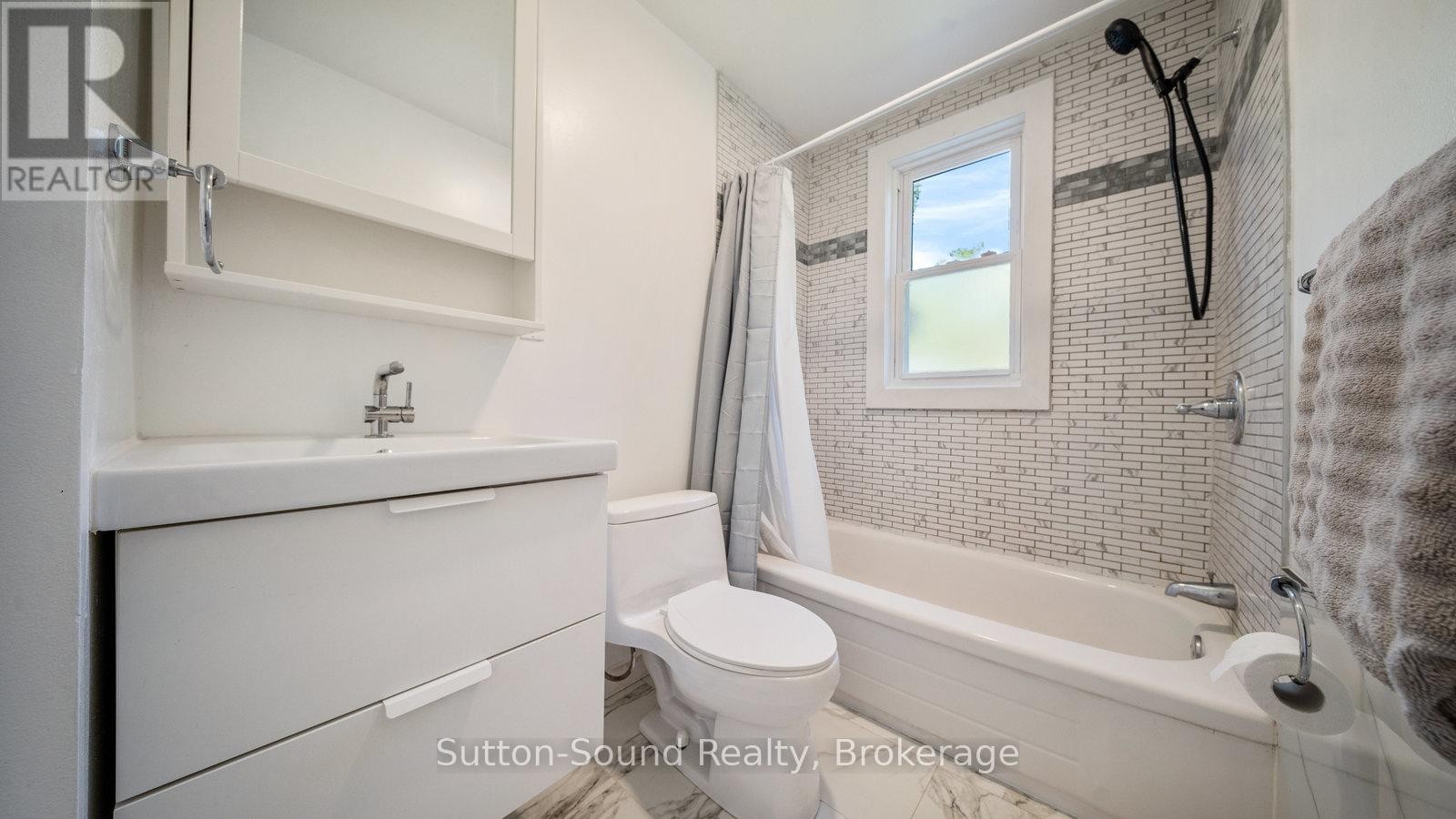 












370 GREY STREET

,
Brantford,




Ontario
N3S4X4

