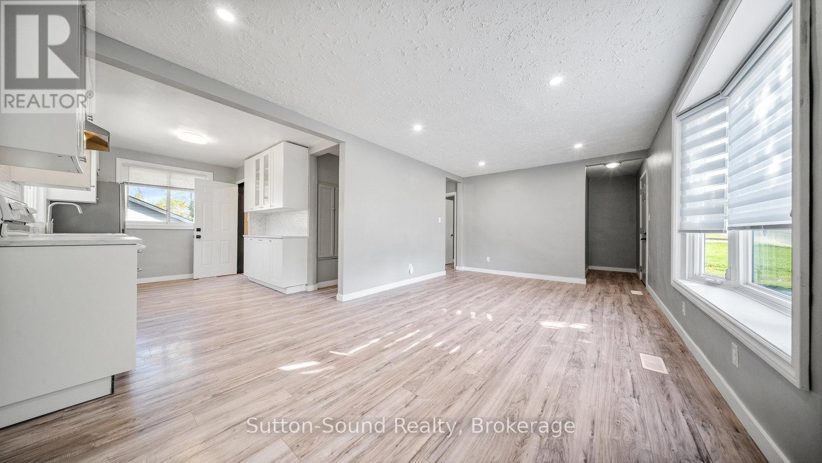 












370 GREY STREET

,
Brantford,




Ontario
N3S4X4

