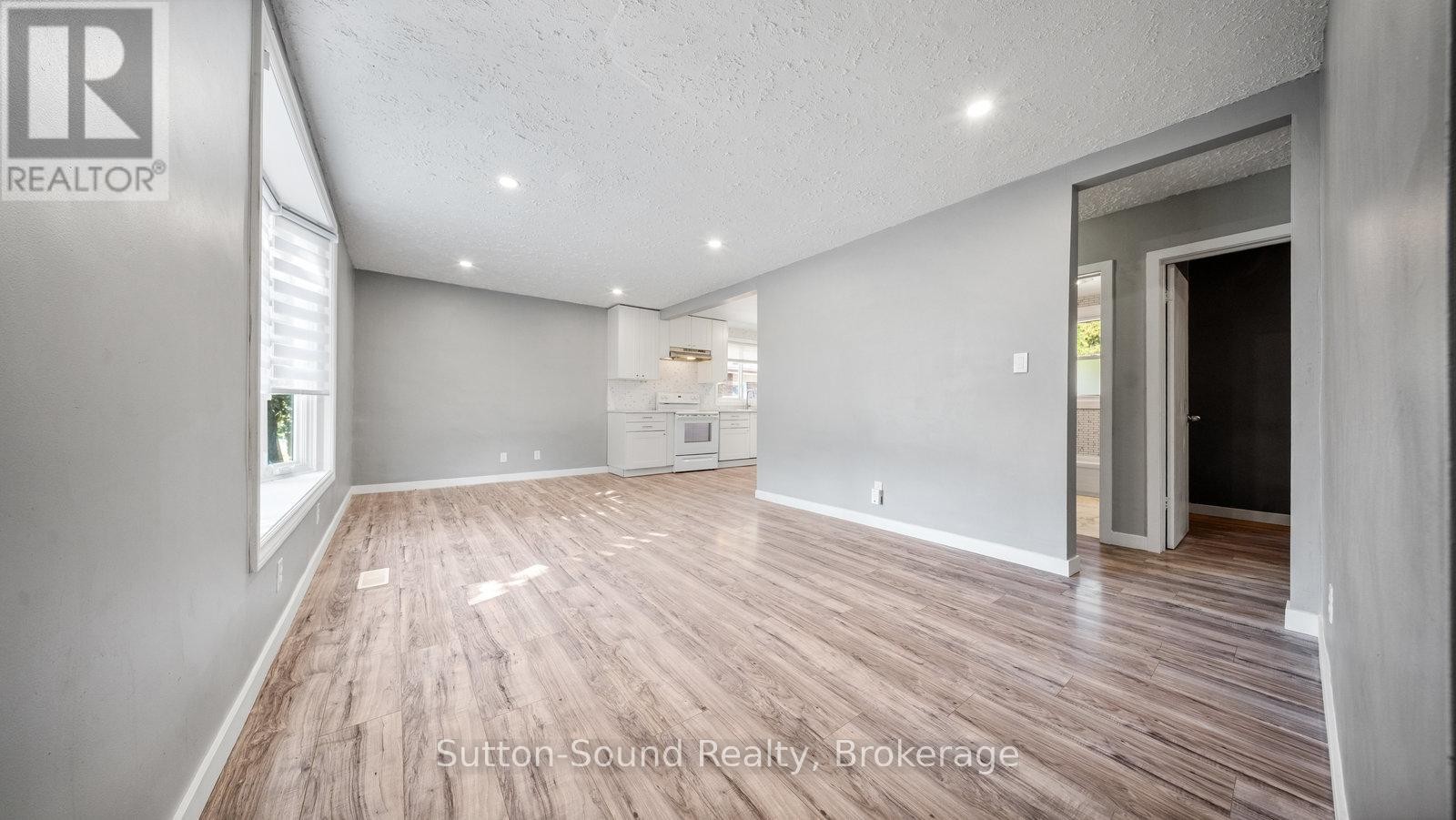 












370 GREY STREET

,
Brantford,




Ontario
N3S4X4


