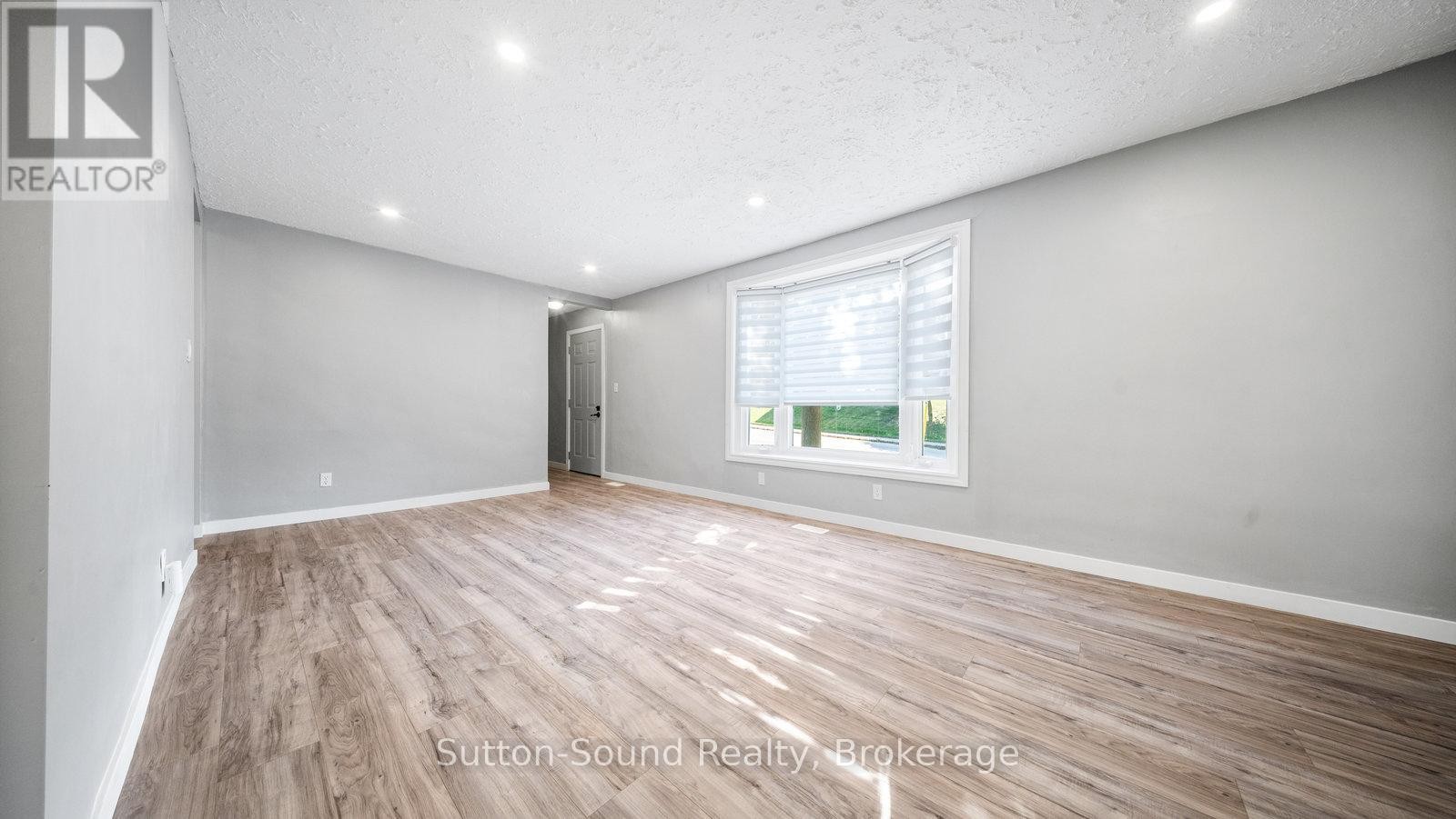 












370 GREY STREET

,
Brantford,




Ontario
N3S4X4

