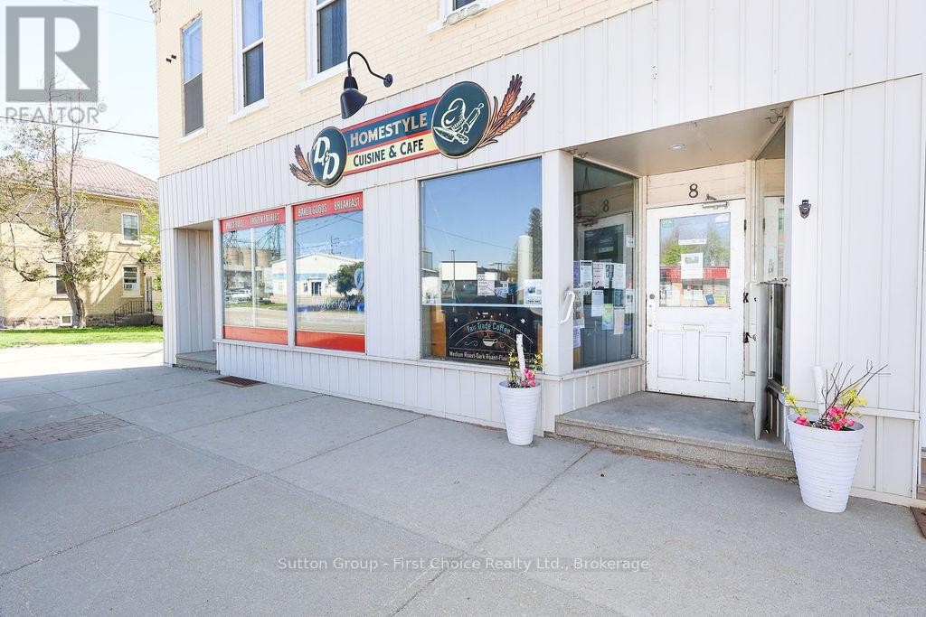 












8 WOODSTOCK STREET N

,
East Zorra-Tavistock (Tavistock),




Ontario
N0B2R0

