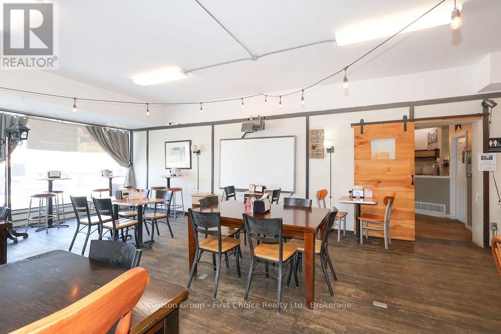 












8 WOODSTOCK STREET N

,
East Zorra-Tavistock (Tavistock),




Ontario
N0B2R0

