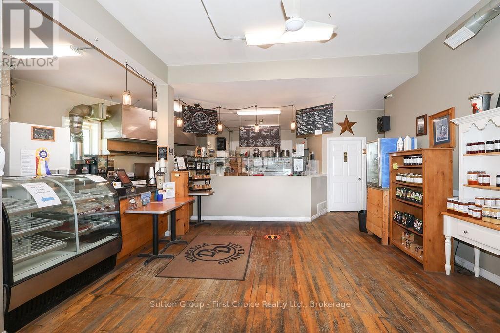 












8 WOODSTOCK STREET N

,
East Zorra-Tavistock (Tavistock),




Ontario
N0B2R0

