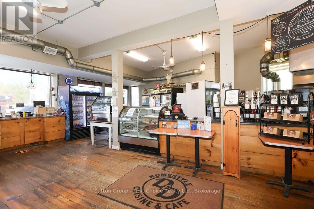 












8 WOODSTOCK STREET N

,
East Zorra-Tavistock (Tavistock),




Ontario
N0B2R0

