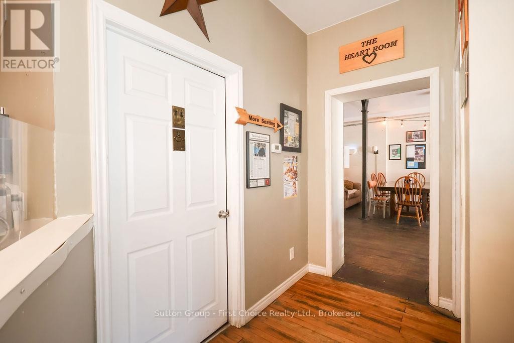 












8 WOODSTOCK STREET N

,
East Zorra-Tavistock (Tavistock),




Ontario
N0B2R0

