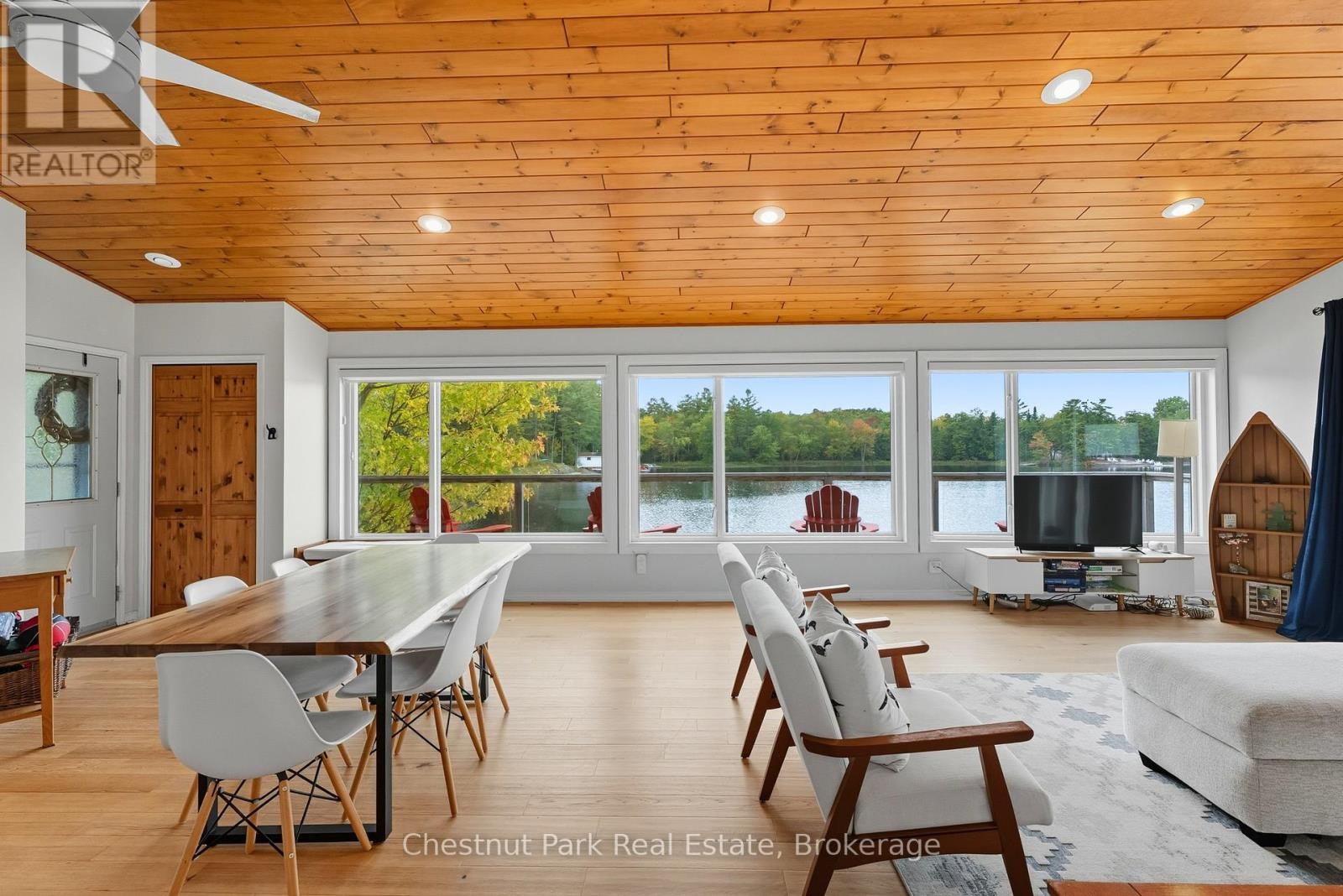 












2856 MUSKOKA RD 118W ROAD

,
Muskoka Lakes (Monck (Muskoka Lakes)),




Ontario
P0B1J0

