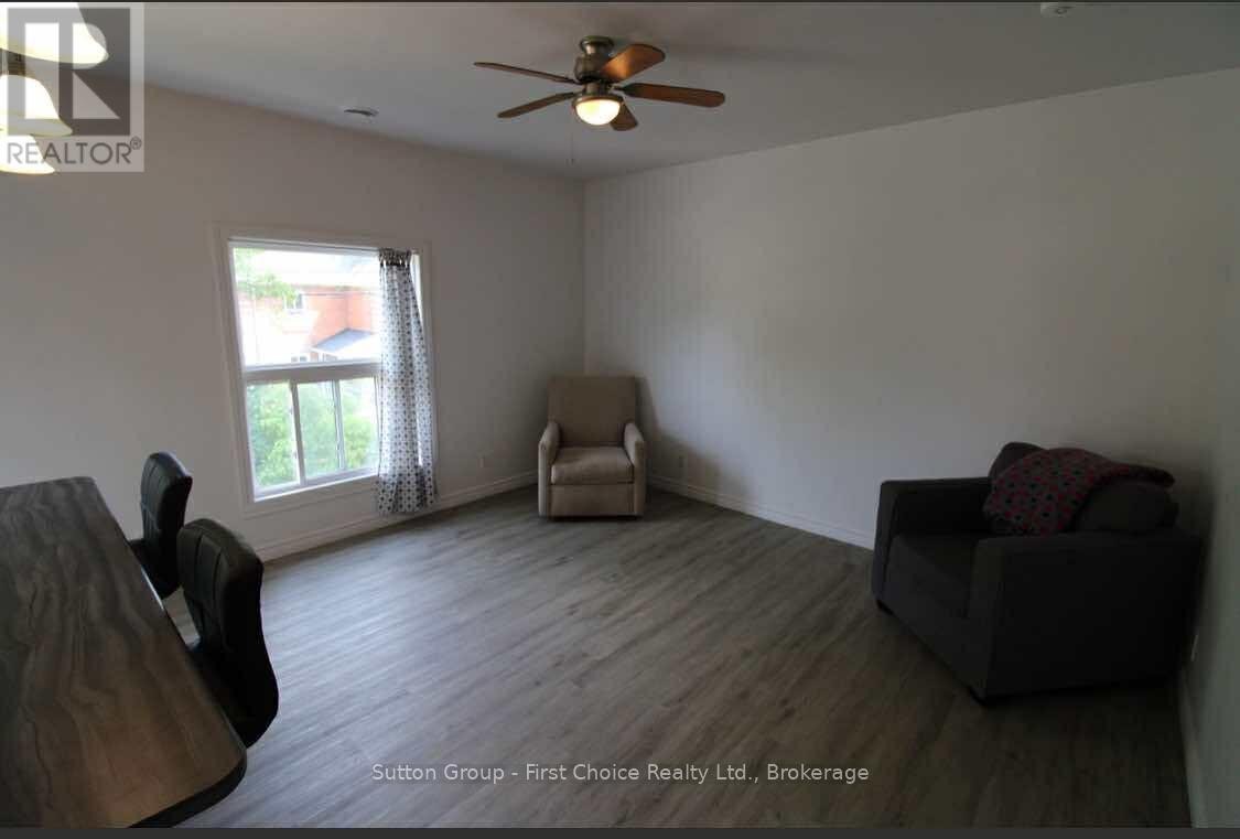 












251 UPPER - 253 DOURO STREET

,
Stratford,




Ontario
N5A3S4

