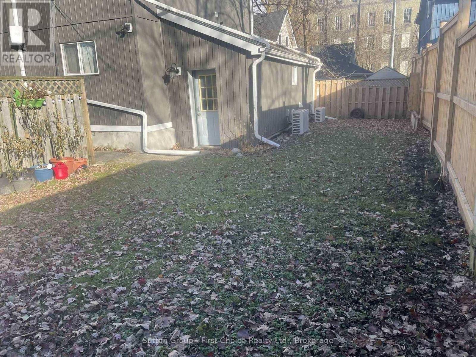 












251 UPPER - 253 DOURO STREET

,
Stratford,




Ontario
N5A3S4

