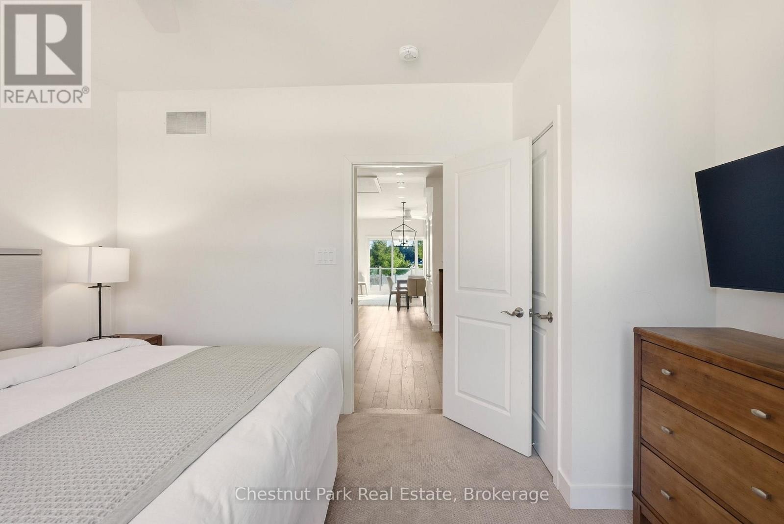 












BHVB201 - 1869 MUSKOKA RD 118 WEST ROAD

,
Muskoka Lakes (Monck (Muskoka Lakes)),




Ontario
P1L1W8

