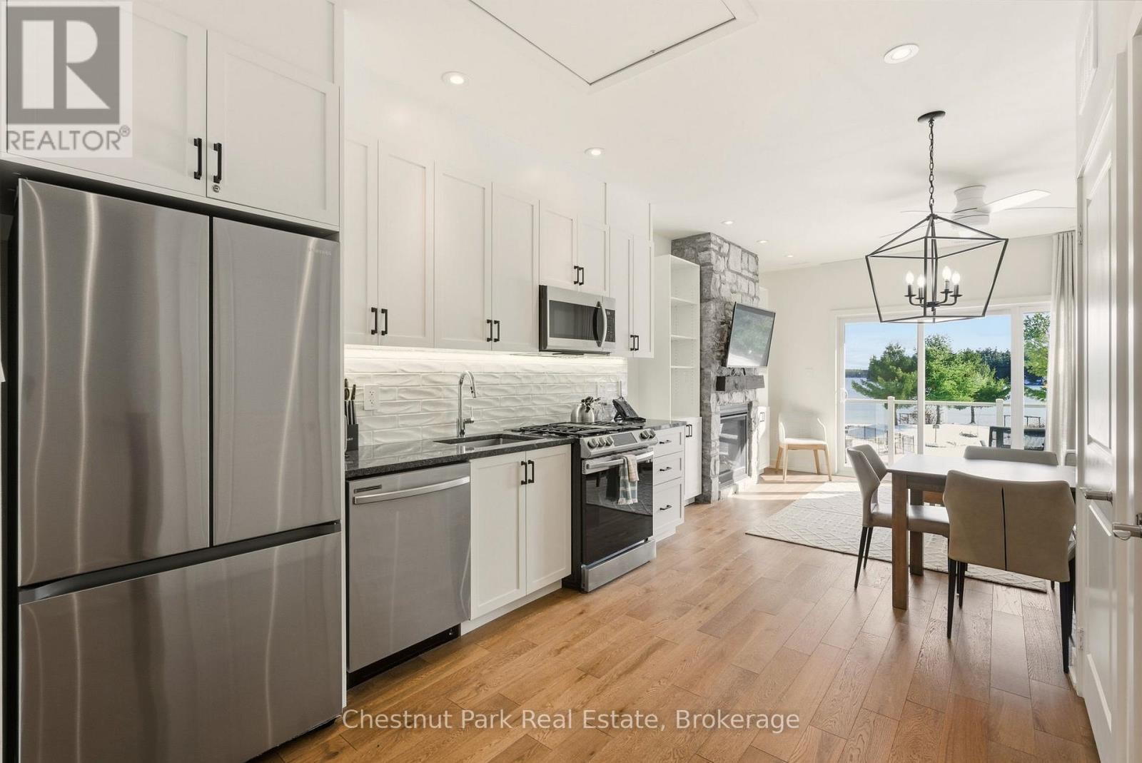 












BHVB201 - 1869 MUSKOKA RD 118 WEST ROAD

,
Muskoka Lakes (Monck (Muskoka Lakes)),




Ontario
P1L1W8

