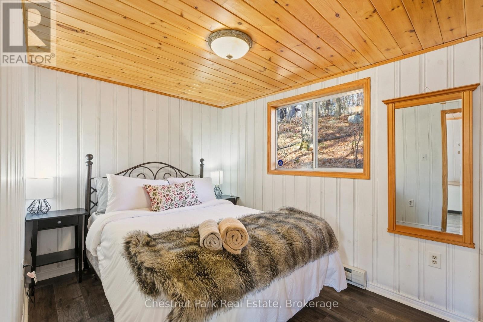 












2487 FALKENBURG ROAD

,
Muskoka Lakes (Watt),




Ontario
P0B1J0

