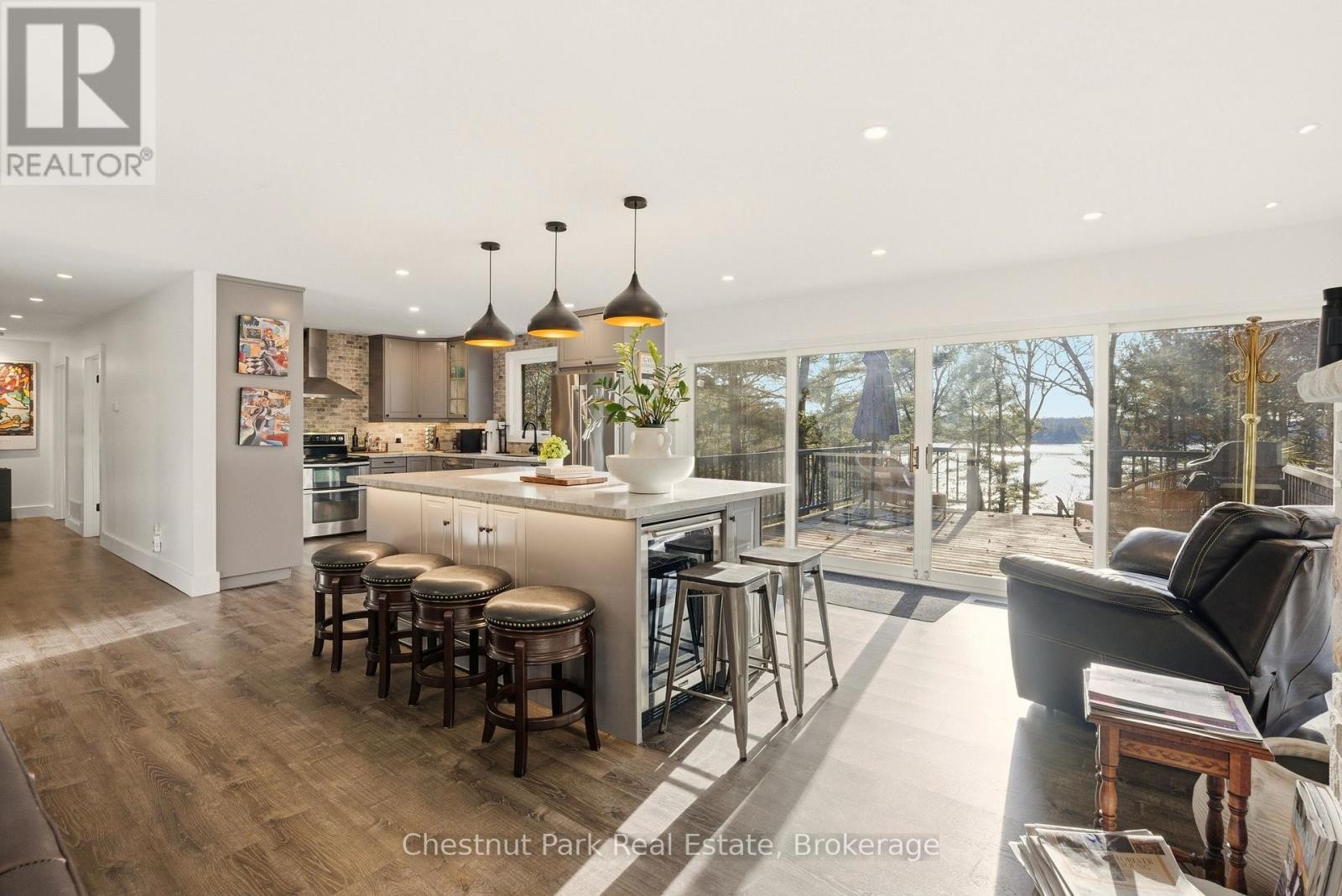 












2487 FALKENBURG ROAD

,
Muskoka Lakes (Watt),




Ontario
P0B1J0

