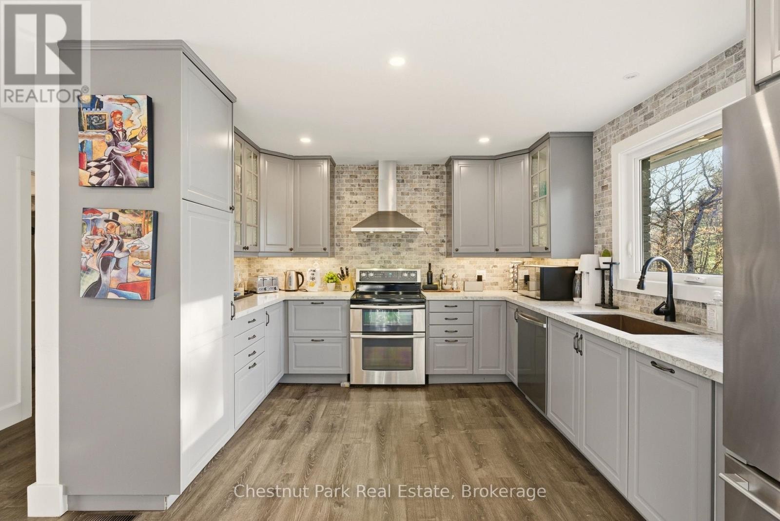 












2487 FALKENBURG ROAD

,
Muskoka Lakes (Watt),




Ontario
P0B1J0

