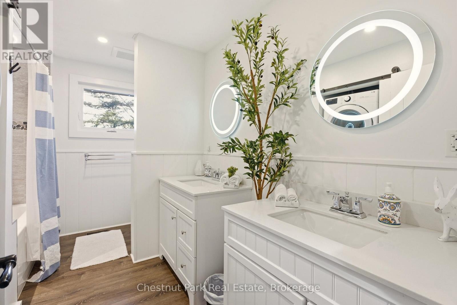 












2487 FALKENBURG ROAD

,
Muskoka Lakes (Watt),




Ontario
P0B1J0

