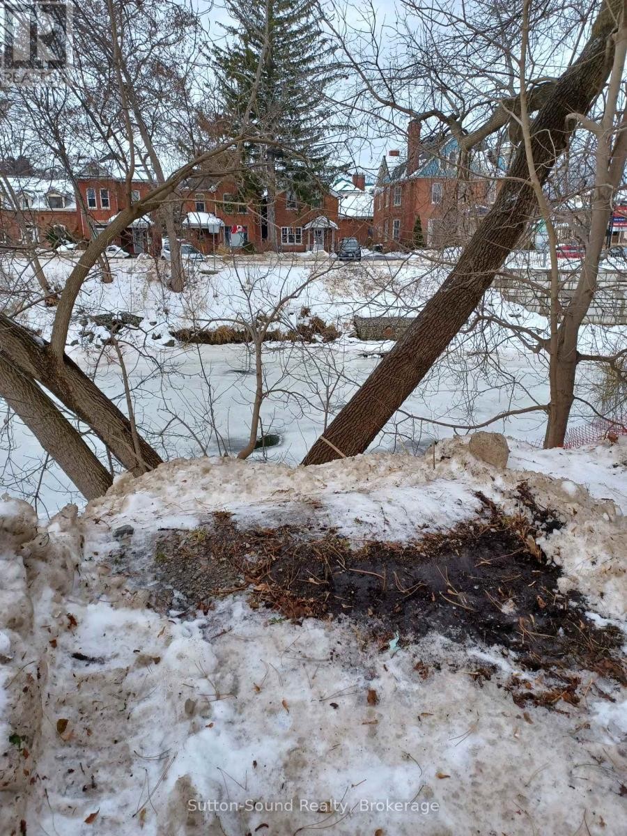












X 1ST AVENUE E

,
Owen Sound,







Ontario
N4K2E1

