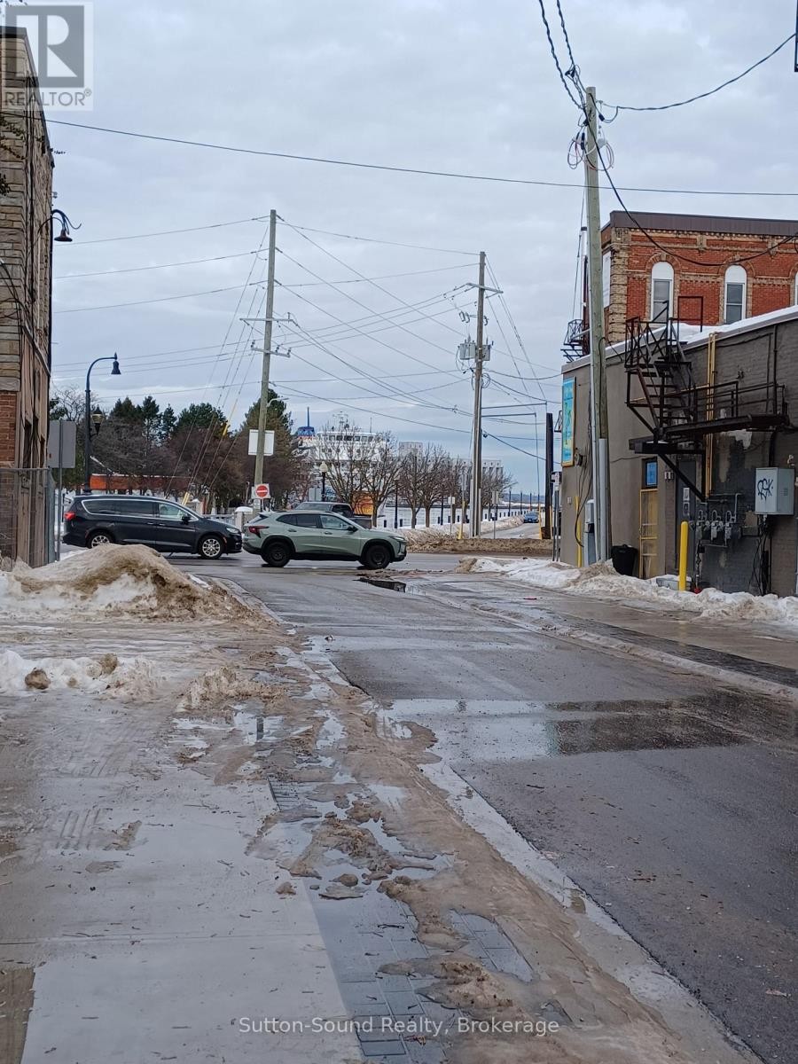 












X 1ST AVENUE E

,
Owen Sound,







Ontario
N4K2E1

