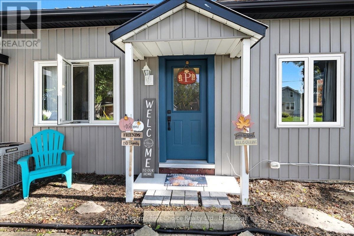 












33 VICTORIA STREET

,
West Perth (Mitchell),




Ontario
N0K1N0

