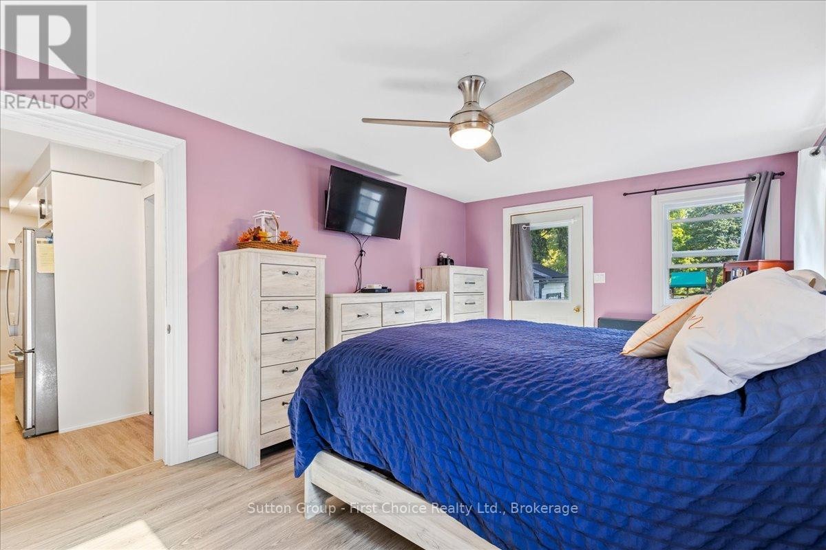 












33 VICTORIA STREET

,
West Perth (Mitchell),




Ontario
N0K1N0

